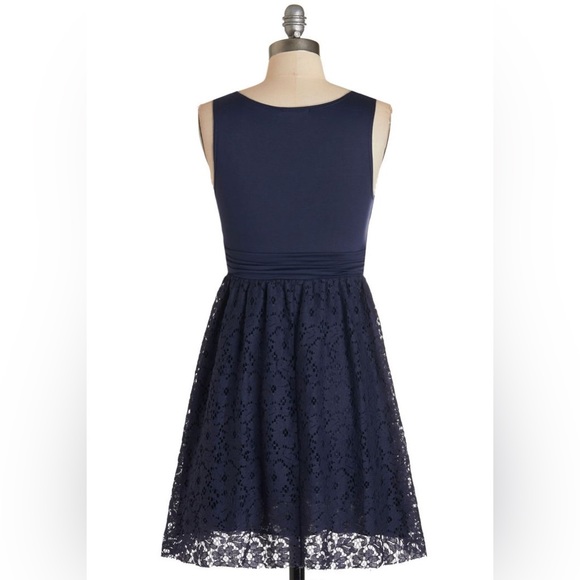 Maitai ModCloth Artisan Iced Tea Dress Navy Blue Floral Lace Flowers Large - Picture 3 of 13
